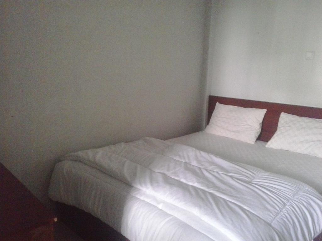 Zameena Guest House Cimahi Exterior photo