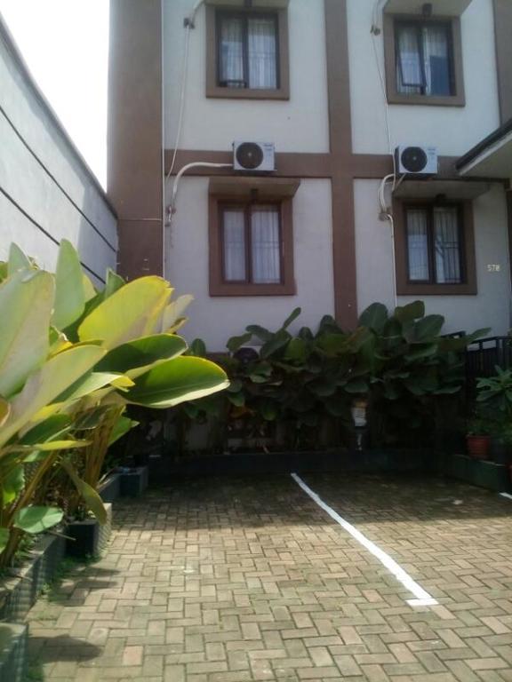 Zameena Guest House Cimahi Exterior photo